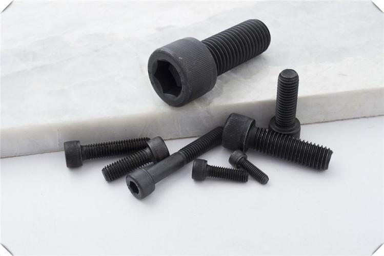 【五金行业螺丝】连盈C303视觉数粒机搭配筒膜包装机